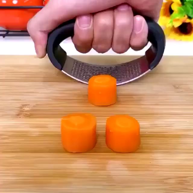 Amassador de Alho e Legumes